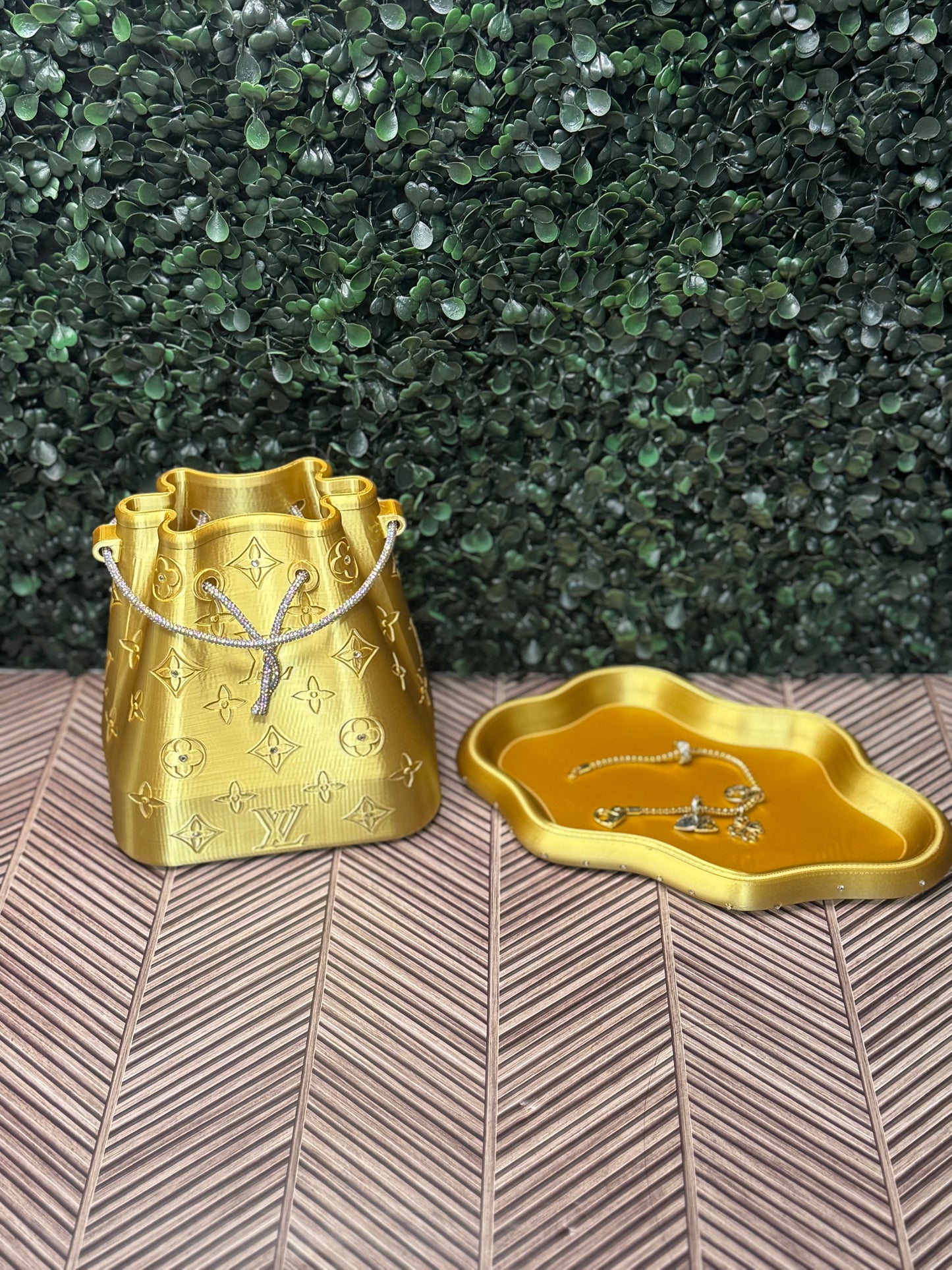Luxe Vanity Bucket